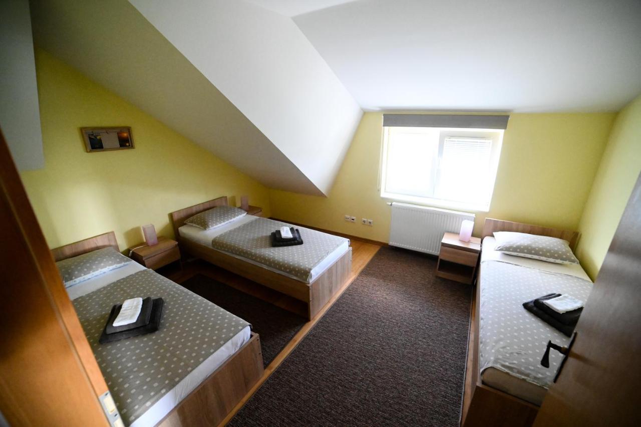 Apartman Ema Velika Gorica Exteriör bild