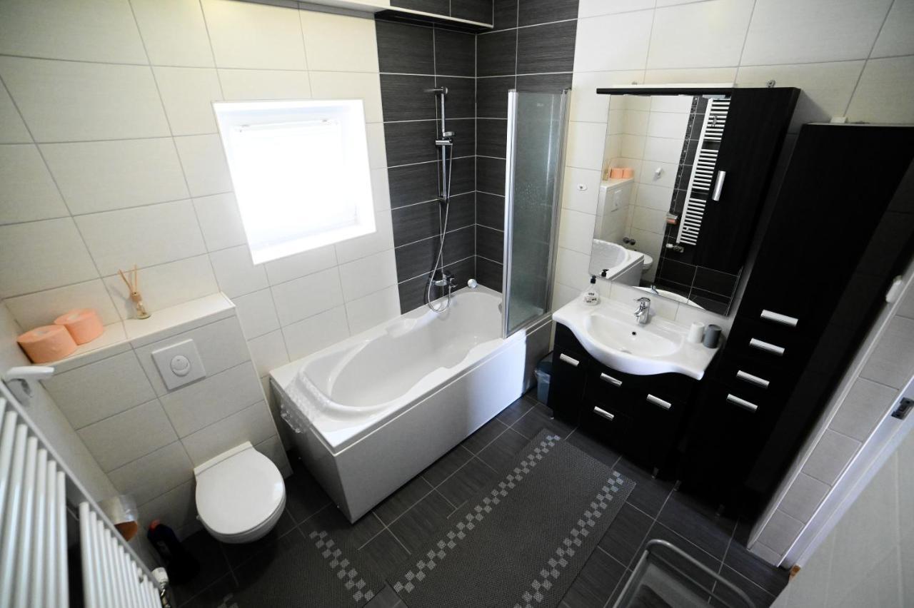 Apartman Ema Velika Gorica Exteriör bild