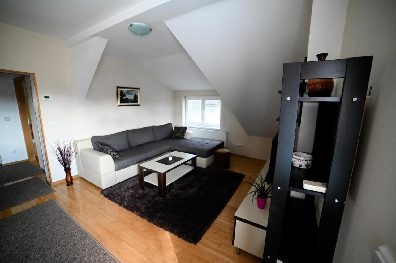Apartman Ema Velika Gorica Exteriör bild